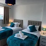 Serviced 3-Bedroom Home Near Nec, Airport & Jlr