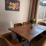 Serviced 3-Bedroom Home Near Nec, Airport & Jlr