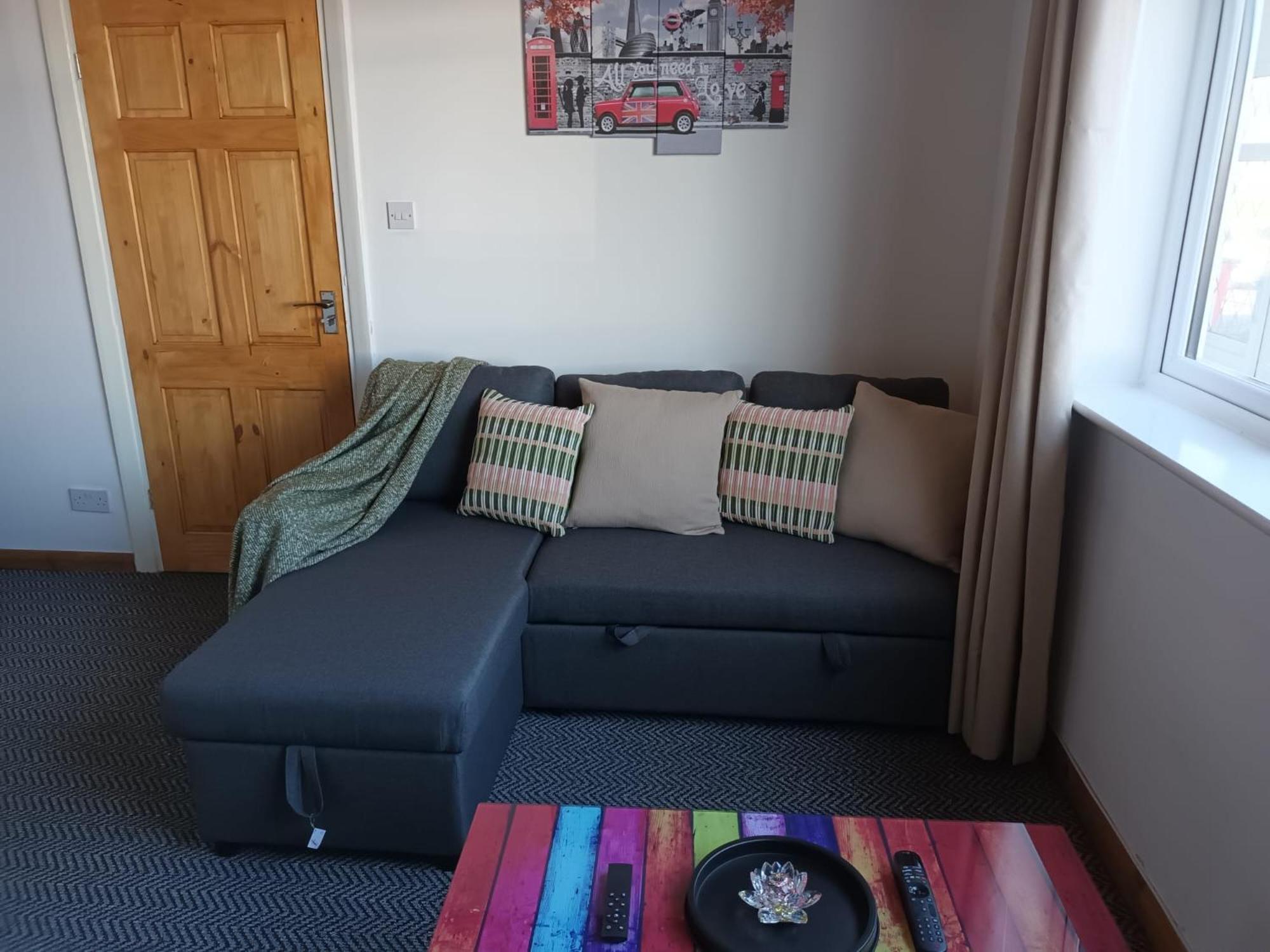 Serviced 3-bedroom Near Nec, Airport & Jlr Holiday home