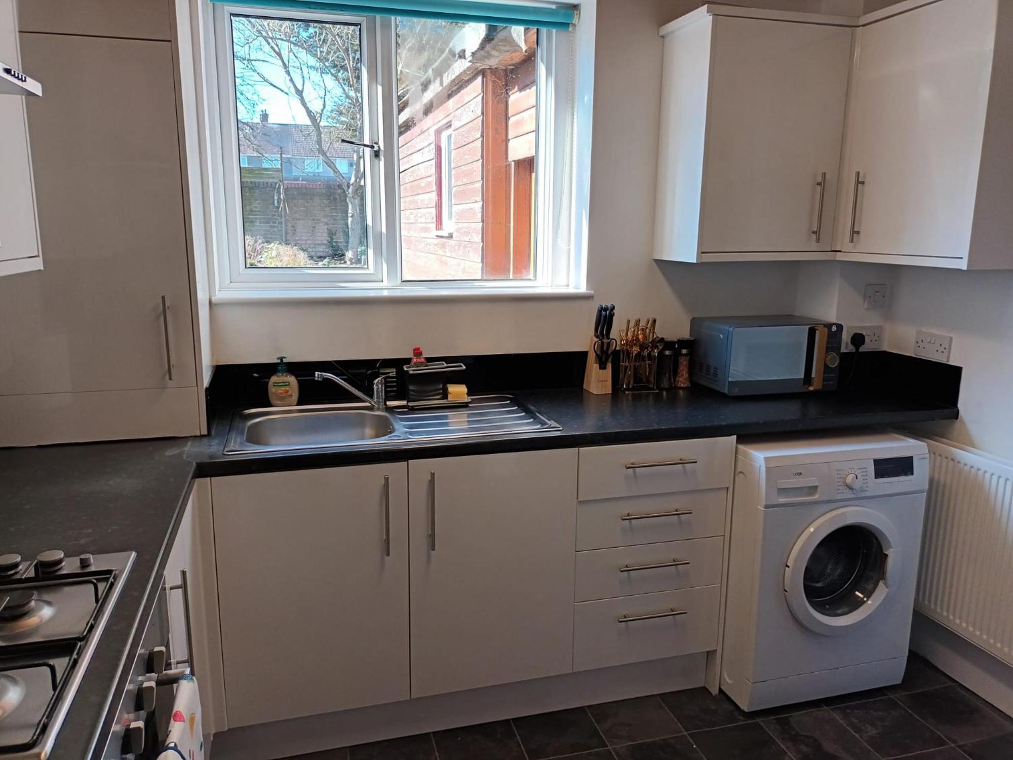 Serviced 3-bedroom Near Nec, Airport & Jlr *